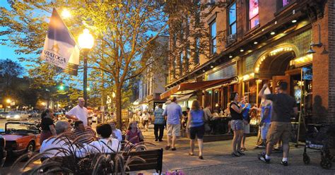 downtown saratoga.